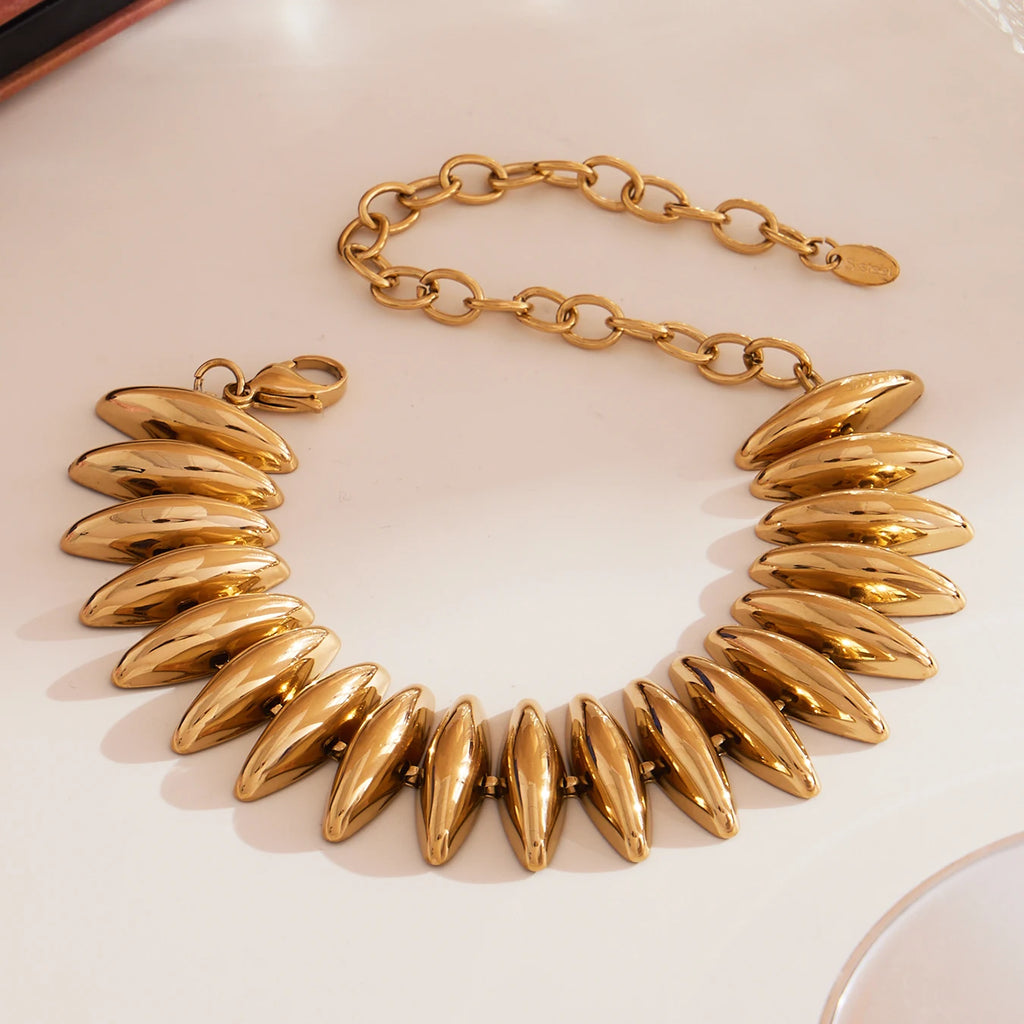 Modernes Edelstahl Schmuck Set für cleane Outfits
