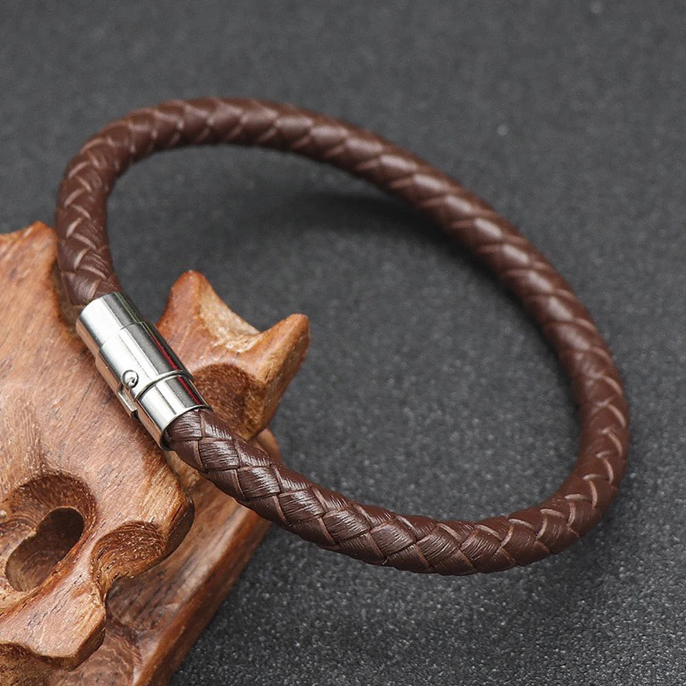 Lederarmband für Business Casual Look Variante